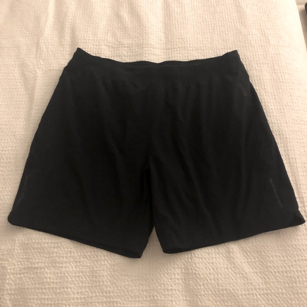 RHONE men’s short